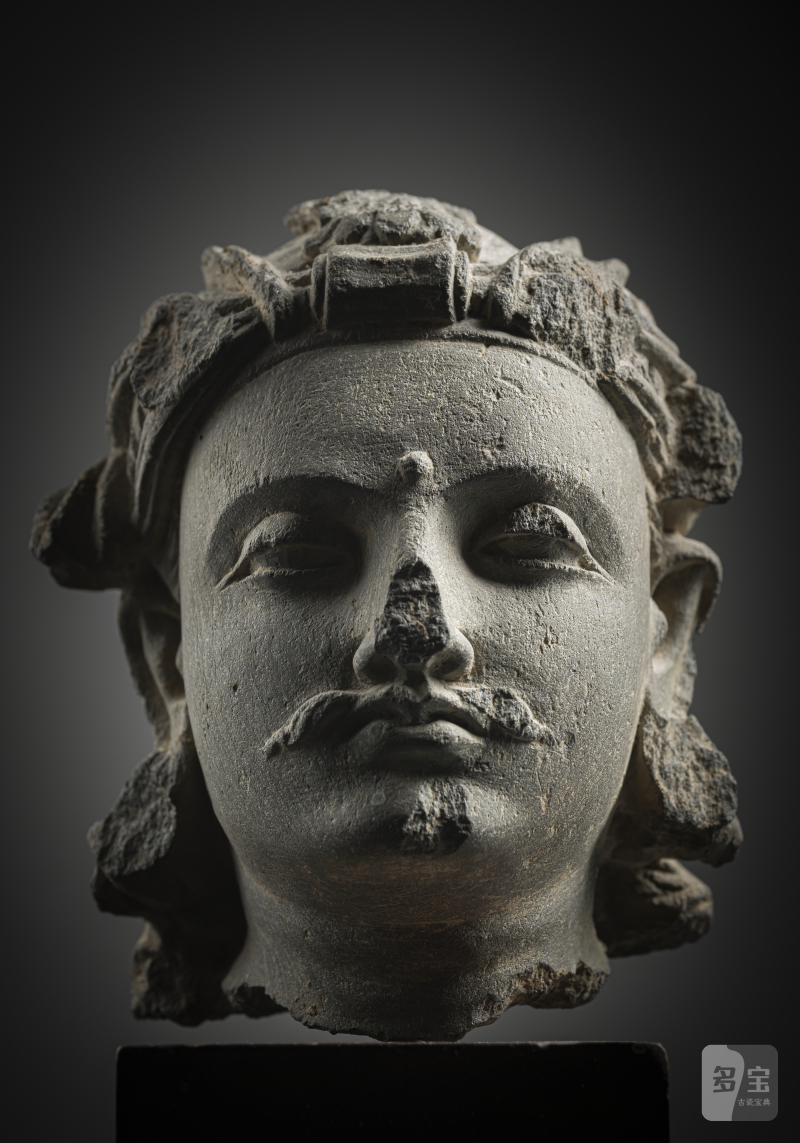 A GREY SCHIST HEAD OF A BODHISATTVA - 图5